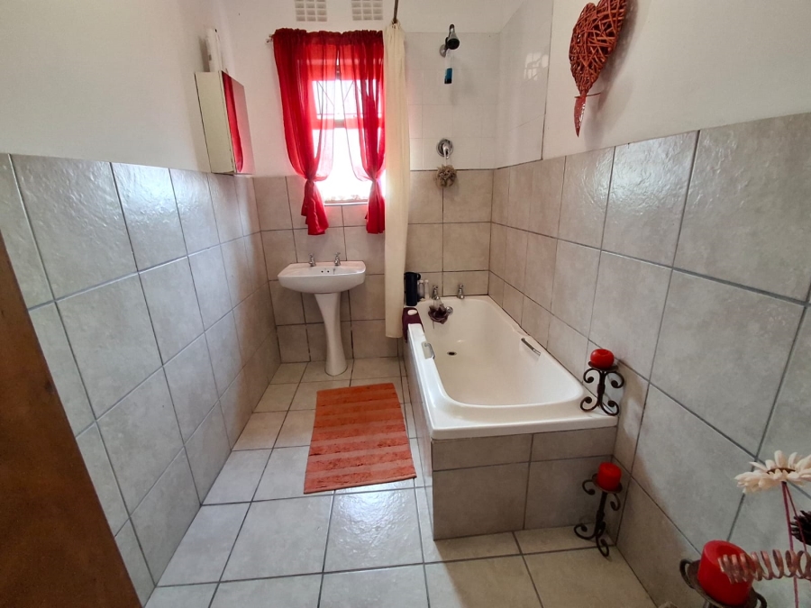 2 Bedroom Property for Sale in Beacon Bay Eastern Cape
